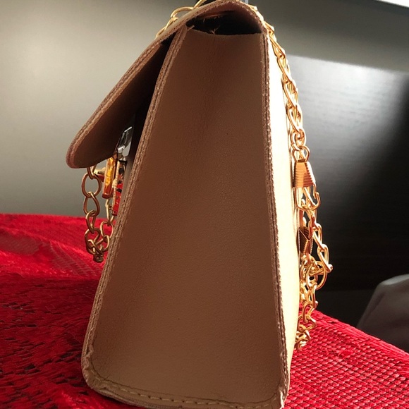 Beige hand bag - Picture 3 of 6